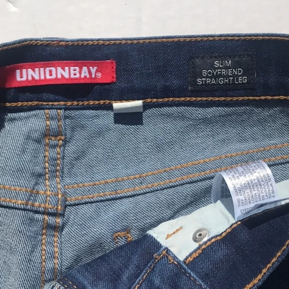 Unionbay distressed jeans slim boyfriend straight‎